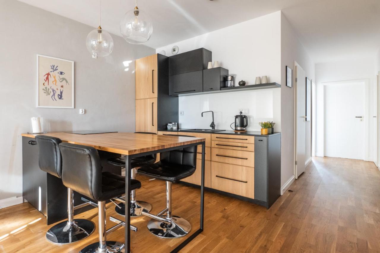 Krucza Apartment ~ Self Check-In 24H ~ Parking And Lift Wroclaw Bagian luar foto